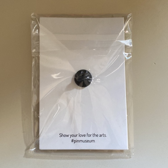 NWT- Camera Enamel Pin - Picture 3 of 3